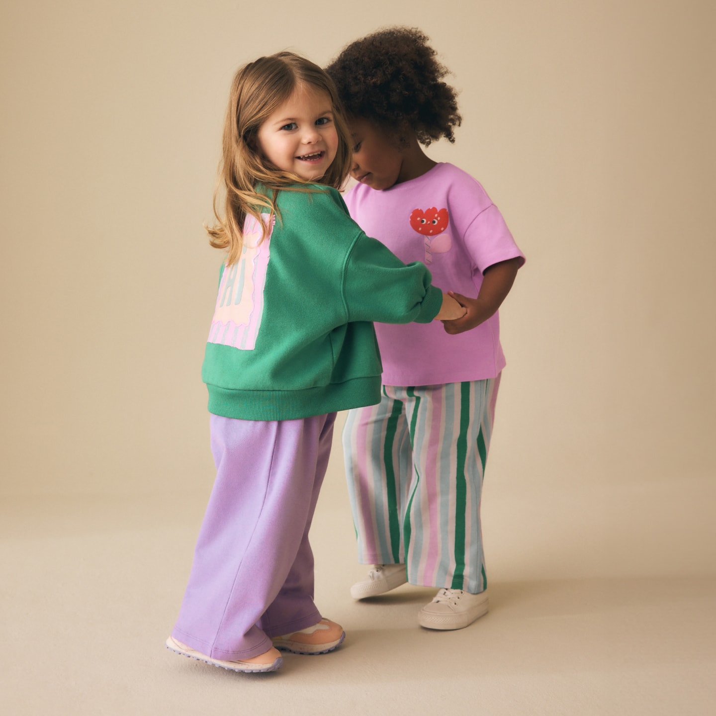 Ensembles et tenues pour enfants laissés à l'écart des États-Unis