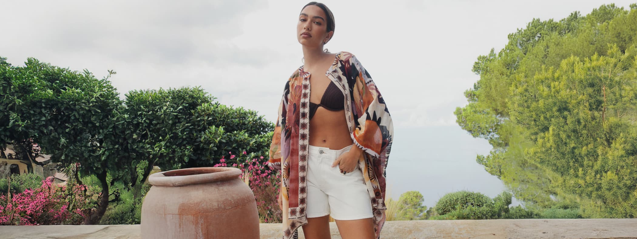 WOMEN’S HOLIDAY SHOP