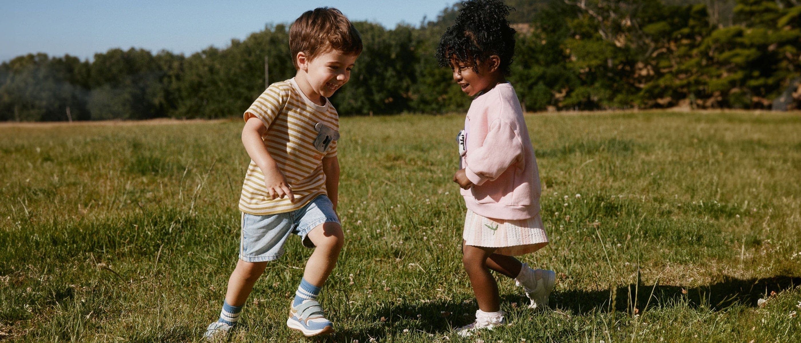 ملابس الأطفال